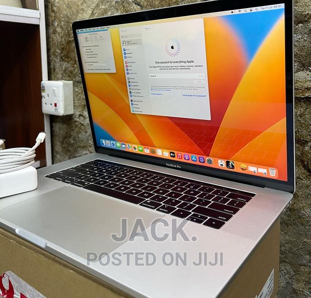 Laptop Apple MacBook Pro 2019 16GB Intel Core i9 SSD 1T - thumbnail 3