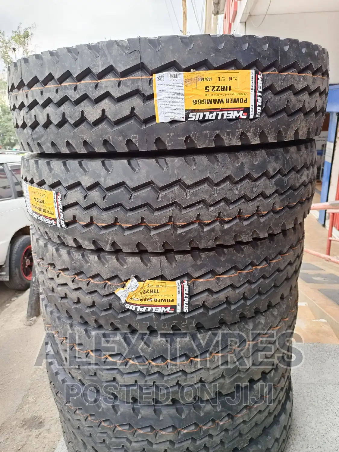 11R22.5 Wellplus Tires Made in China