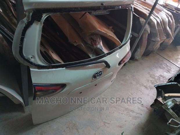 Toyota Sienta 2015 Bootlid - thumbnail 2