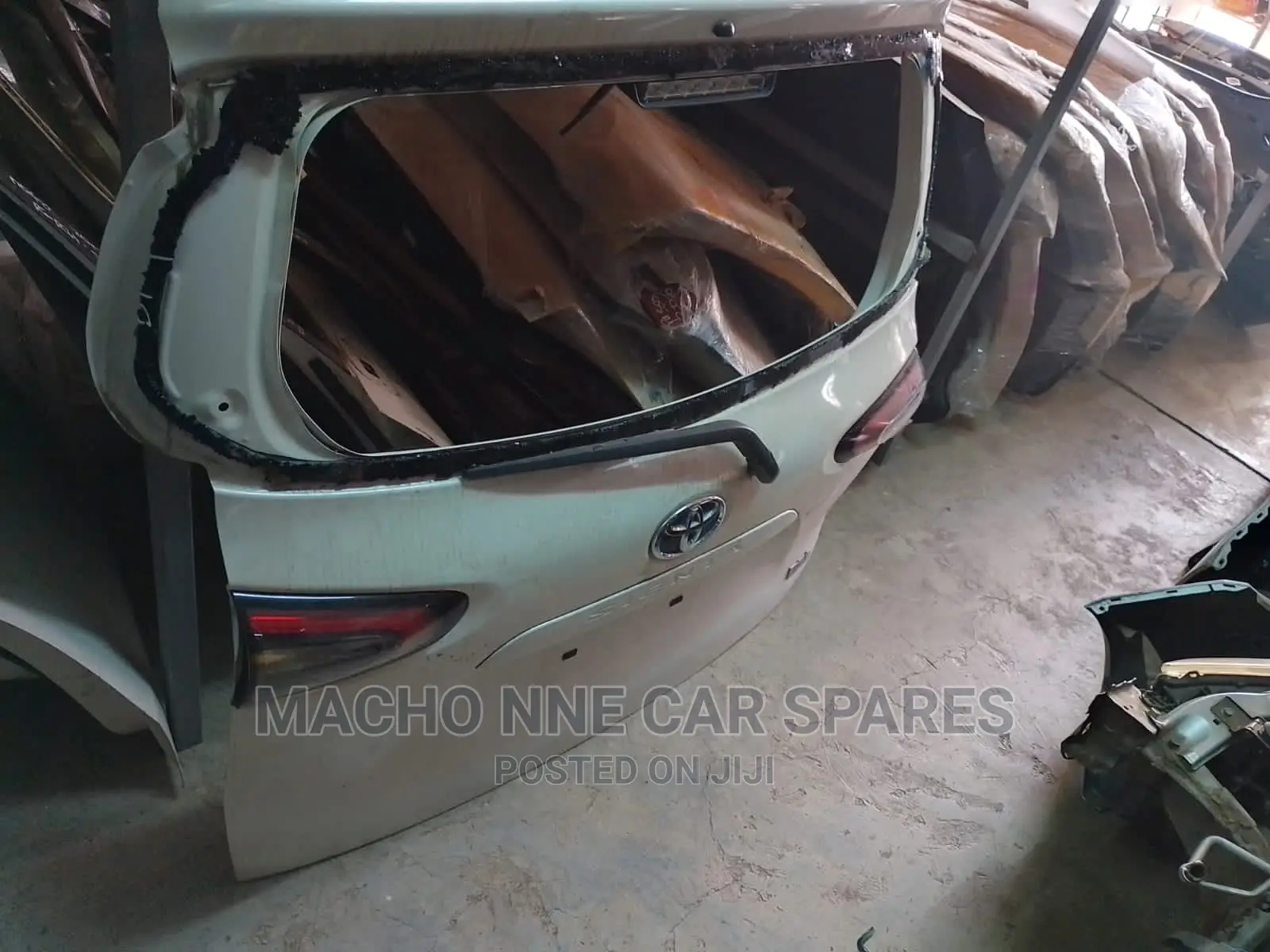 Toyota Sienta 2015 Bootlid