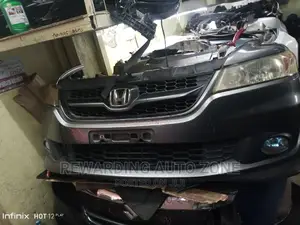Honda Stream Nosecut Xenon Type.