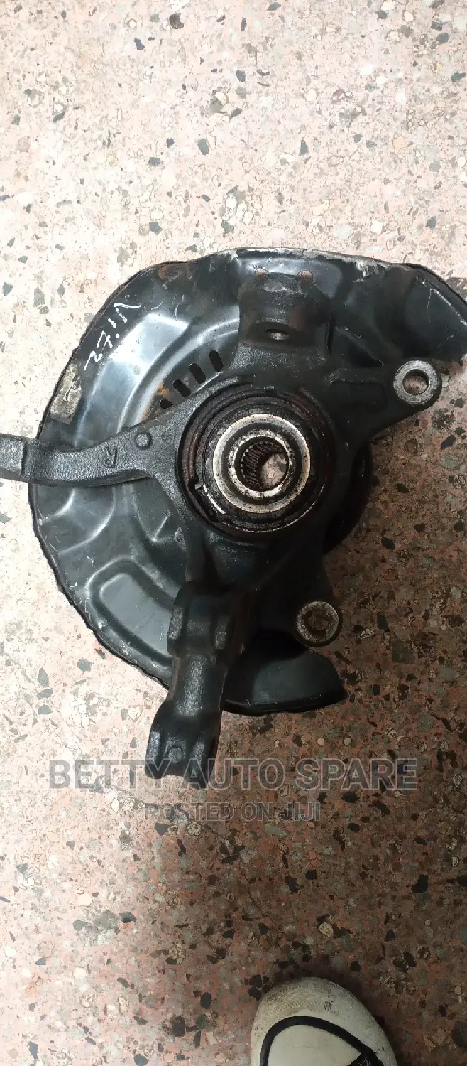 Toyota Vitz Rear Hub
