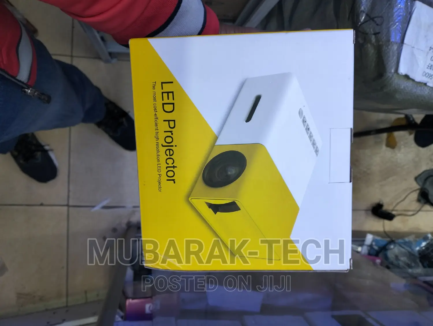 YG300 Mini Projector