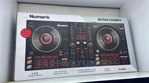 Numark Mixtrack Platinum FX With Serato