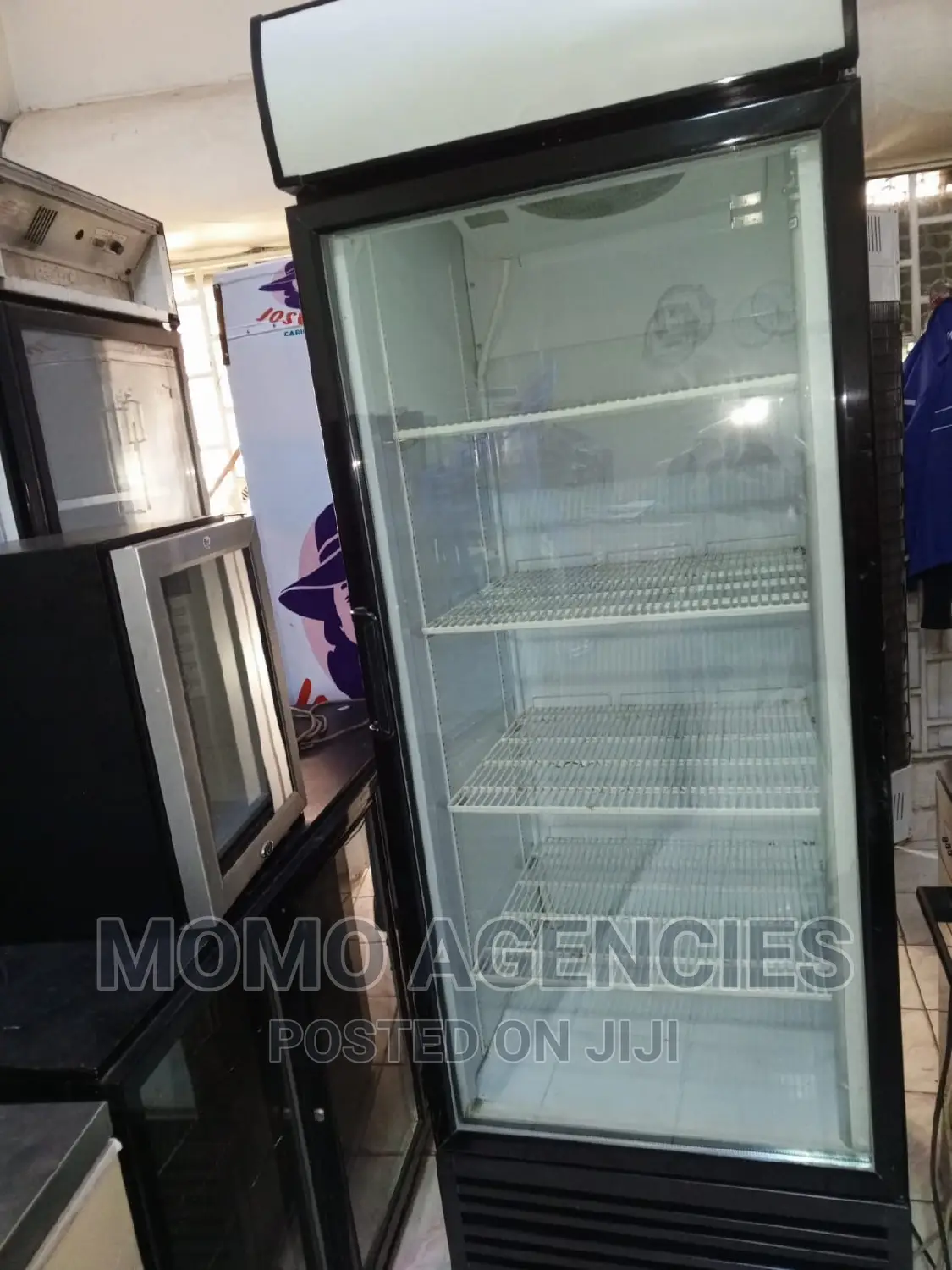Ddisplay Fridge 650l