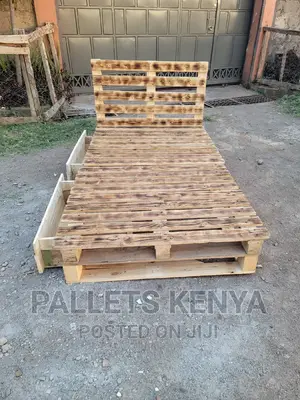 Pallet Bed- 4*6 Bed Detachable and With Drawers.(#SG07.)