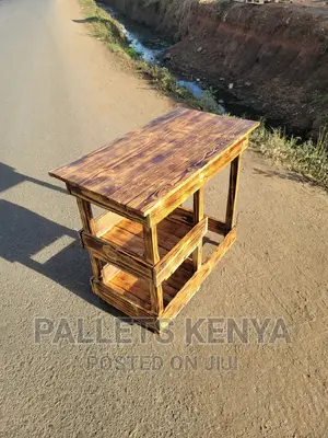 Pallet Kitchen Table.(#SG:02)