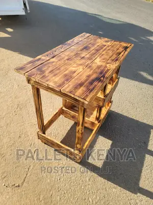 Ppallet Kitchen Table- (#SG03;)