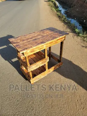 Pallet Kitchen Table- (#SG;05,)