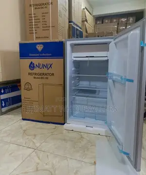 Fridge//Refrigerator//Nunix 92 Litres Refrigerator