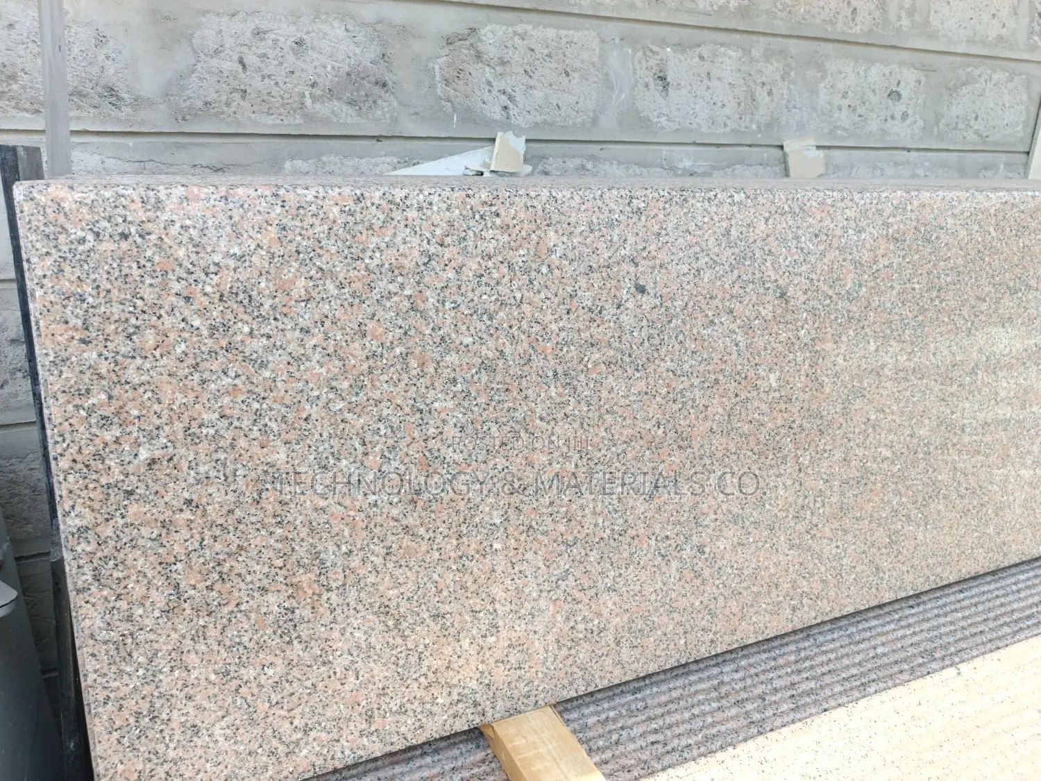 Hoody Granite Offer (2.4*0.60M)