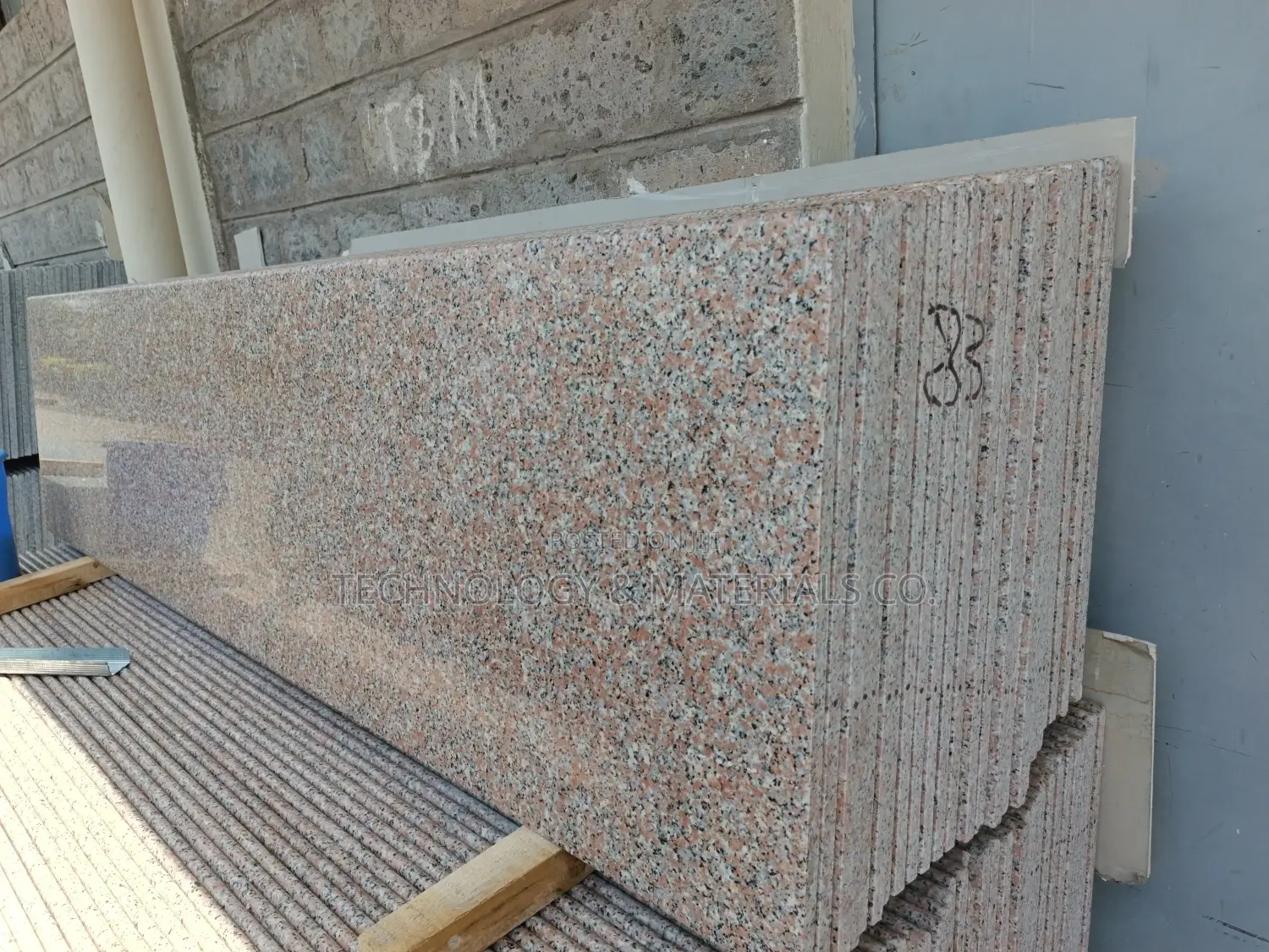 Granite-Dark Rosa Hoody-2.4*0.6m