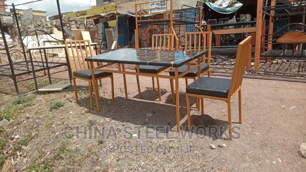 Modern Dinning Table