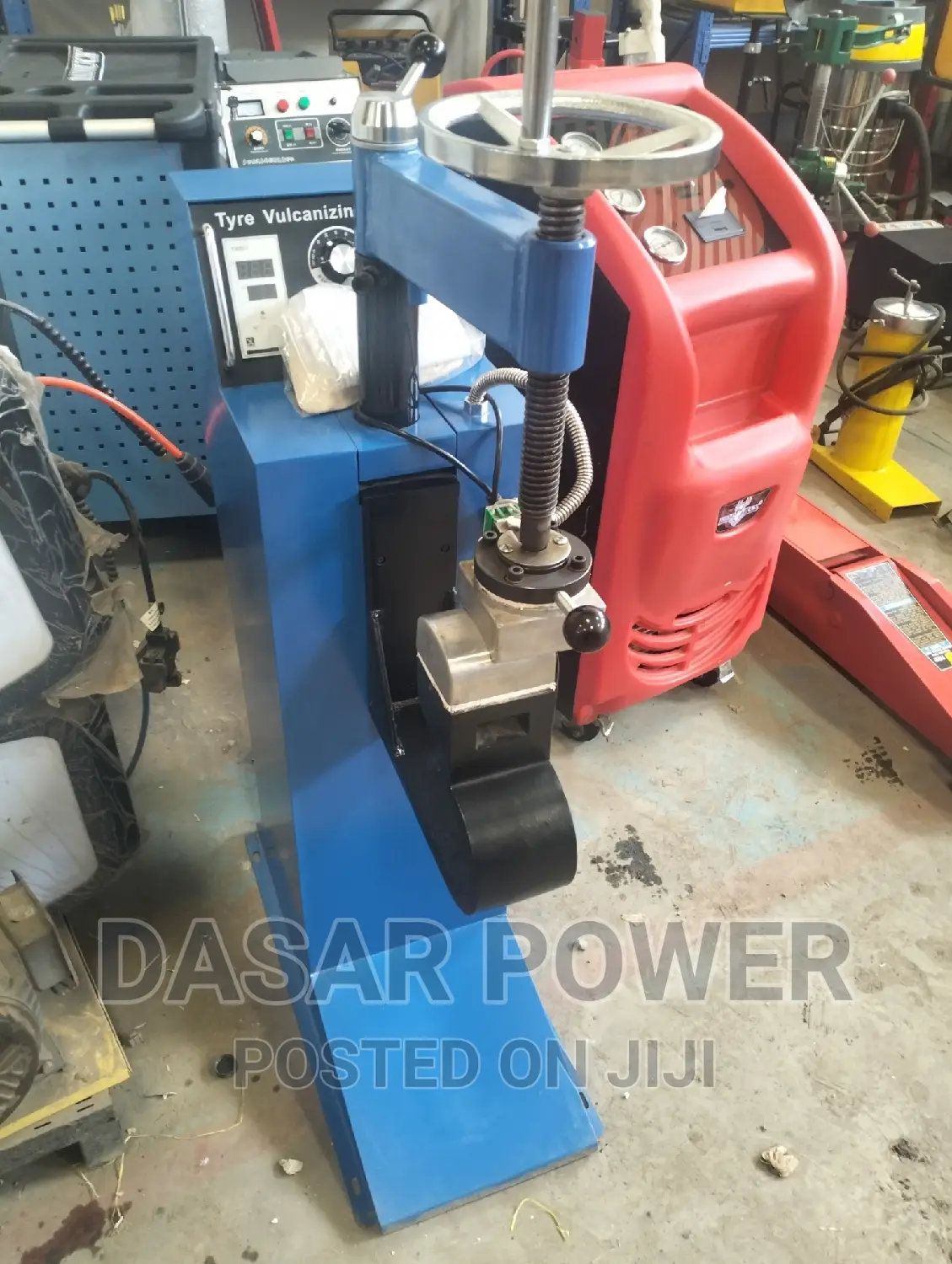 Tyre Vulcanizing Machine