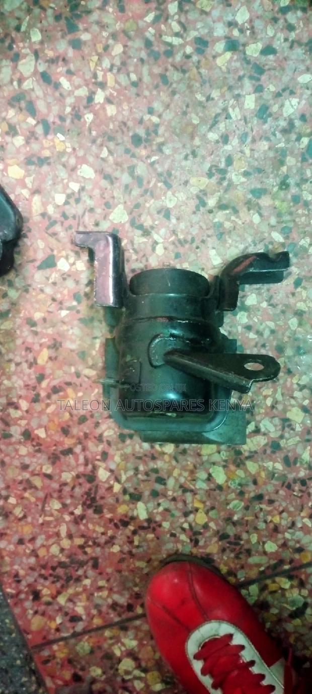 Toyota Vanguard/Rav4 Engine Mount