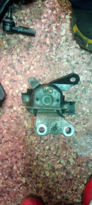 Toyota Vanguard/Rav4 Engine Mount