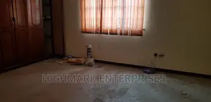 Industrial Area:6000 Sq Feet Godown to Let