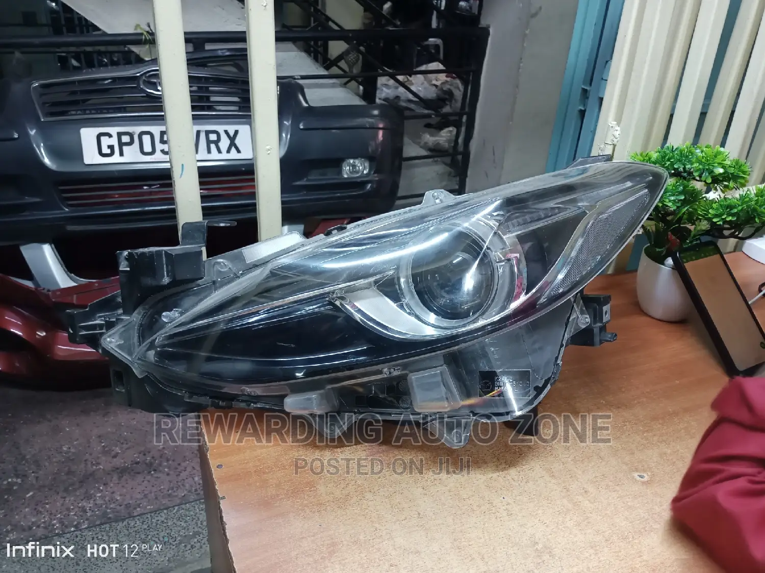 Mazda Axela 2014 Headlight LHS Xenon.