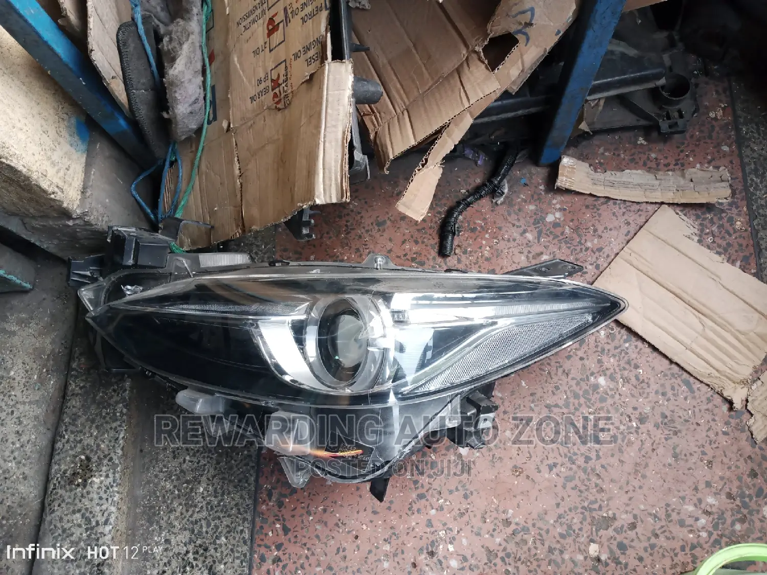 Mazda Axela 2014 Headlight LHS Xenon.