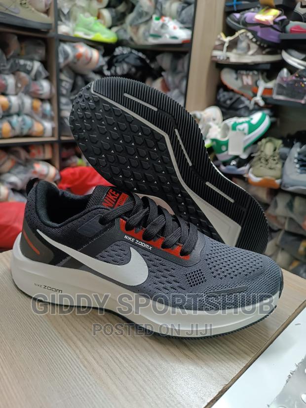 Running Shoes  - main view