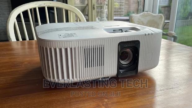 Epson Eh-Tw6250 Pro-Uhd Projector - thumbnail 5