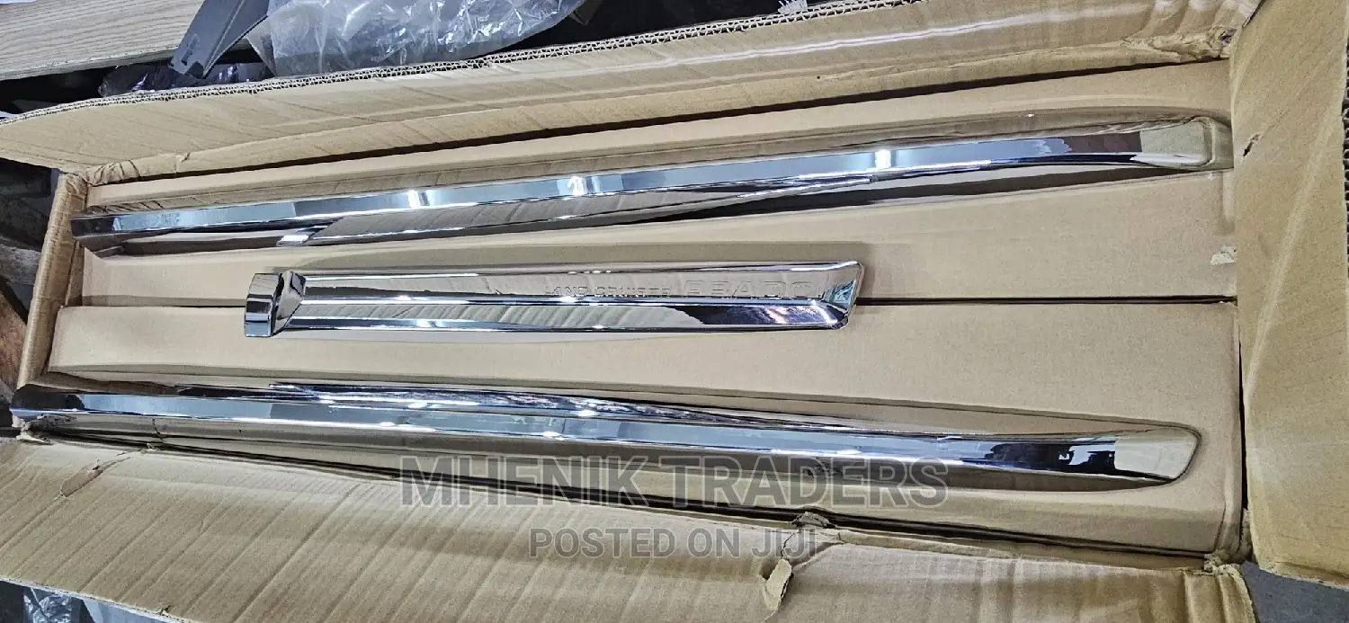 Prado Door Chrome Moulding