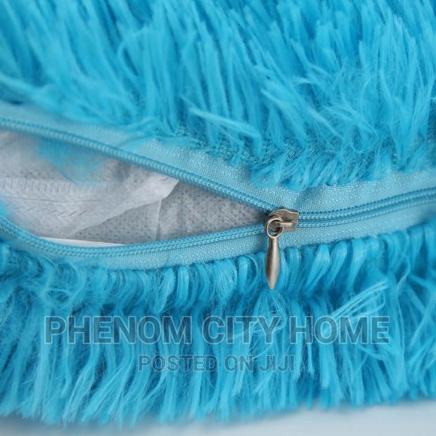 Fluffy Throwpillow. Overs - thumbnail 2