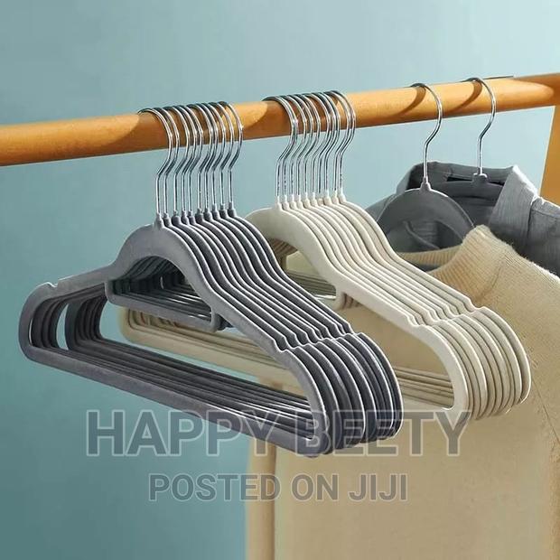 *Velvet Hangers - thumbnail 4