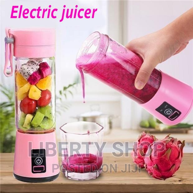 Portable Manual Fruit Juicers