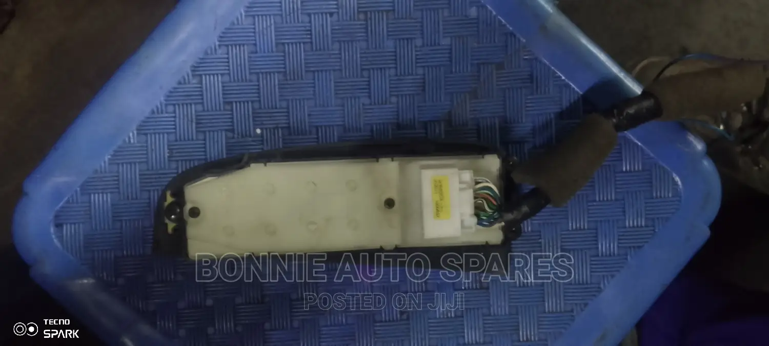 Toyota Avensis Main Switch