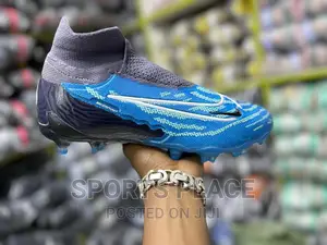 Nike Revolutionary Grip Phantom GX Football Boots