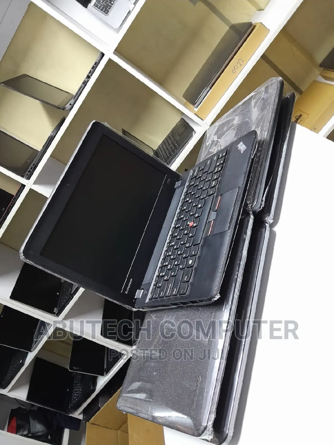New Laptop Lenovo ThinkPad X131e 4GB Intel Core 2 Duo HDD 500GB