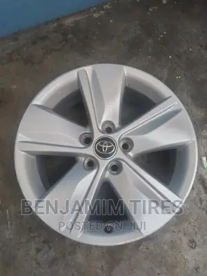 Original Rim Size 17 Inch for Toyota Harrier.