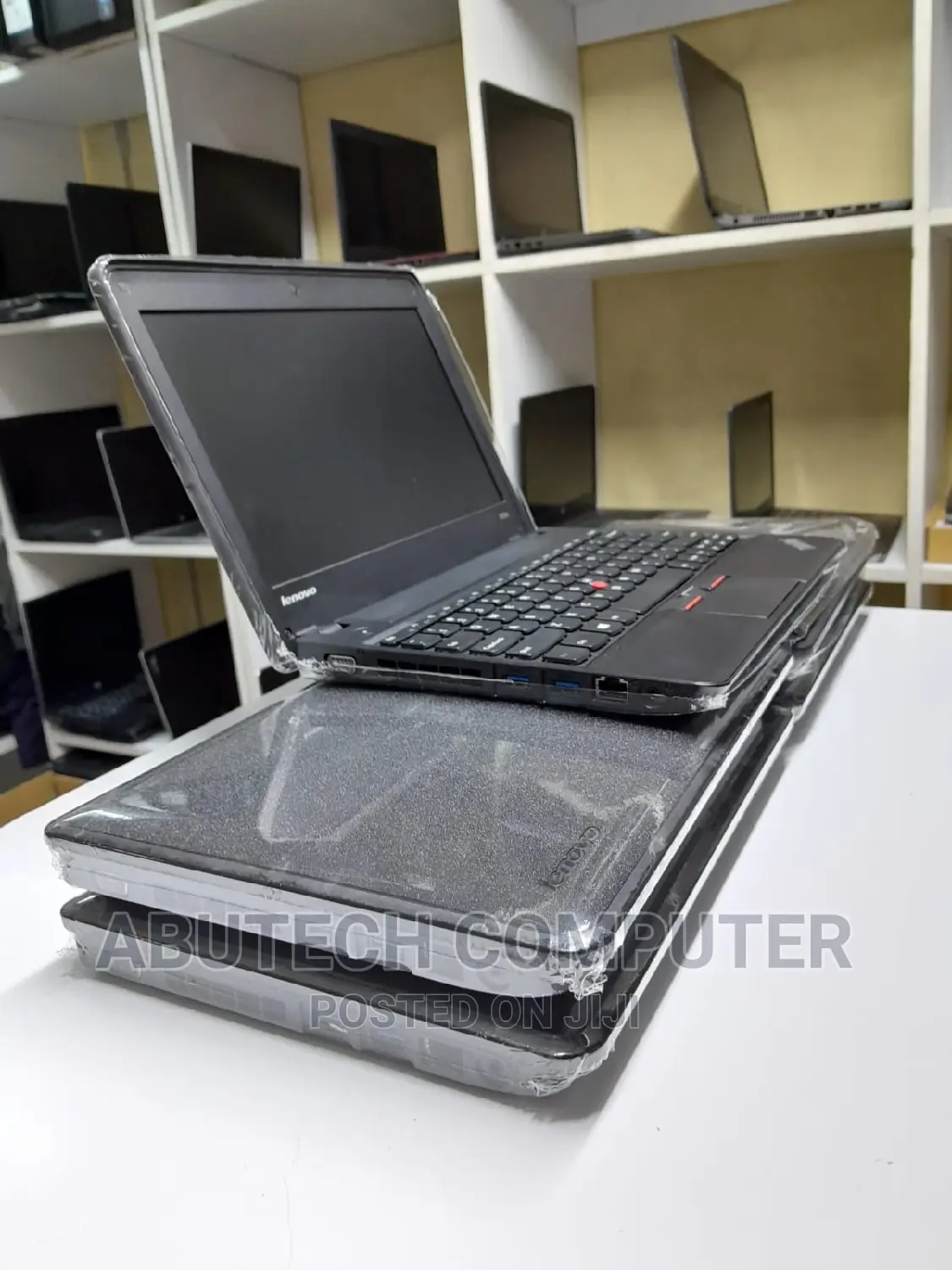 New Laptop Lenovo ThinkPad X131e 4GB Intel Core 2 Duo SSD 500GB