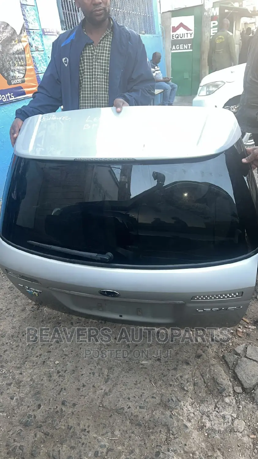 Subaru Legacy BP5 Boot Tailgate