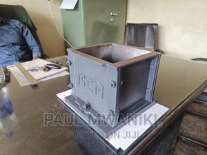 Concrete Cast Iron Cube Mould-Perfect Casting Oiled Surface - main view