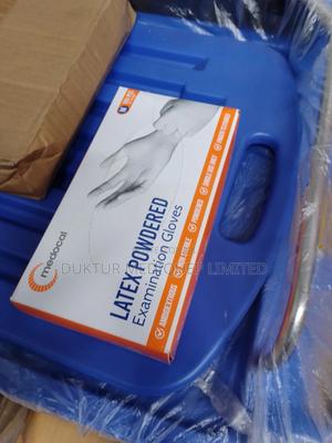 Medocal Latex Powered Examination Gloves - thumbnail 2