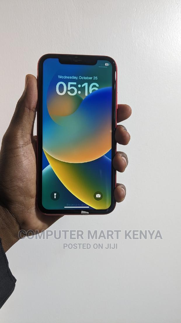 Apple iPhone 11 64 GB Red - main view