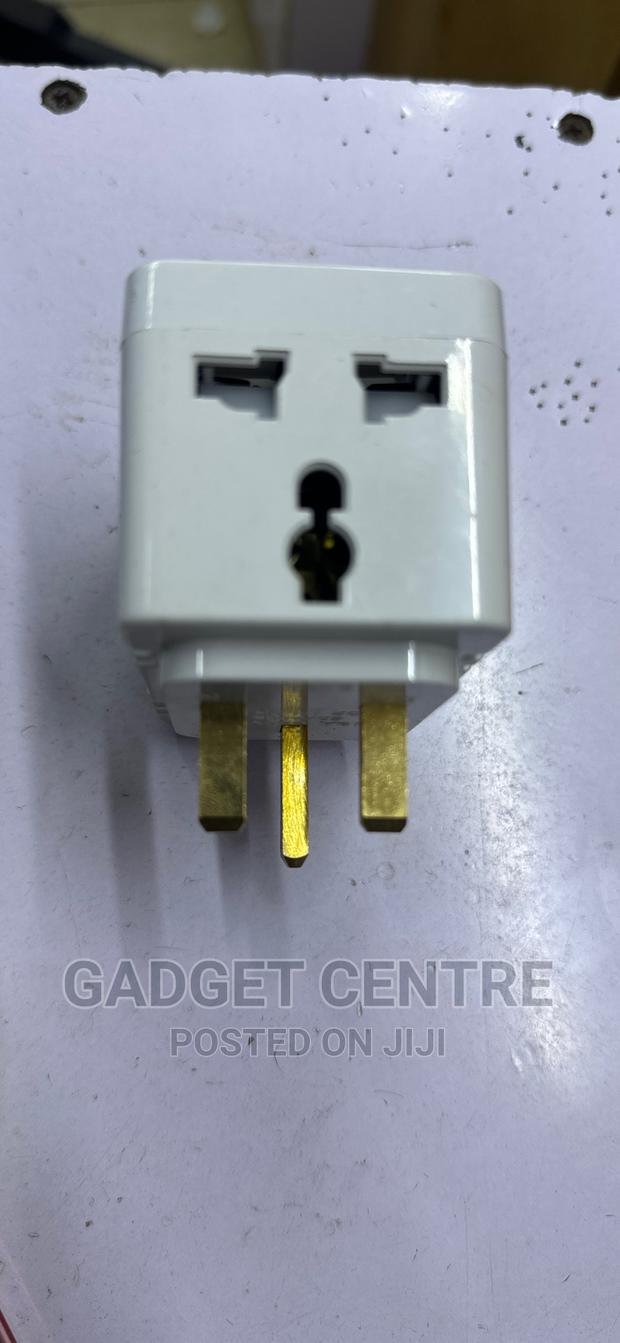 Universal Adaptor