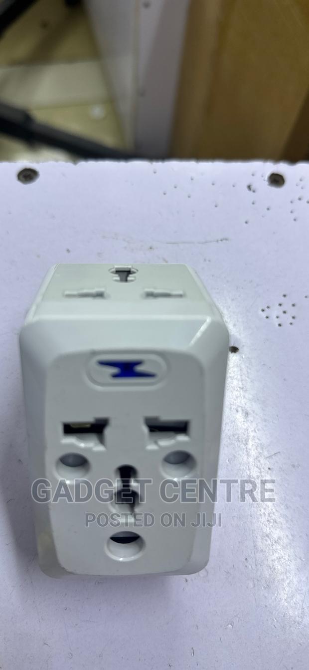 Universal Adaptor - thumbnail 2
