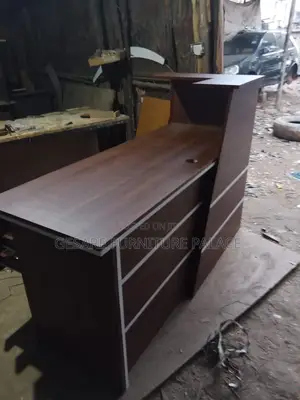 1.6 M Reception Desk