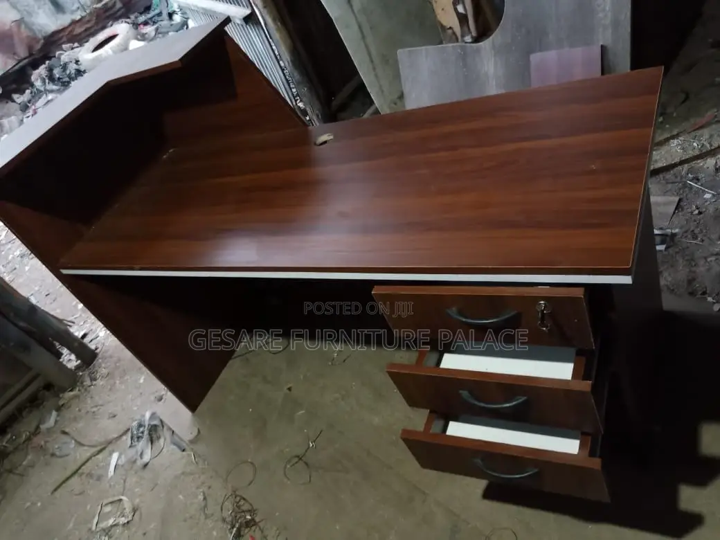1.6 M Reception Desk