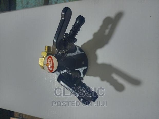 Laboratory Gas Taps Two Ways