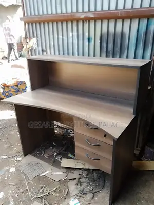 1.2 Reception Desk
