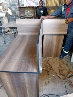 1.2 Reception Desk