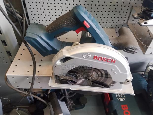 Bosch Cordless Circular Saw - thumbnail 2