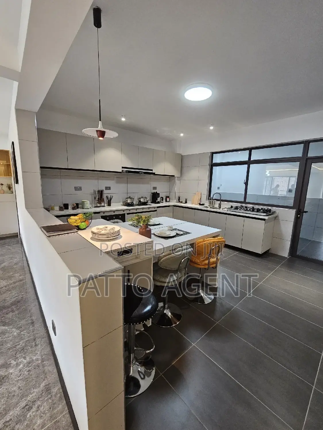 4bdrm Apartment in Plus A Dsq, Kileleshwa for sale