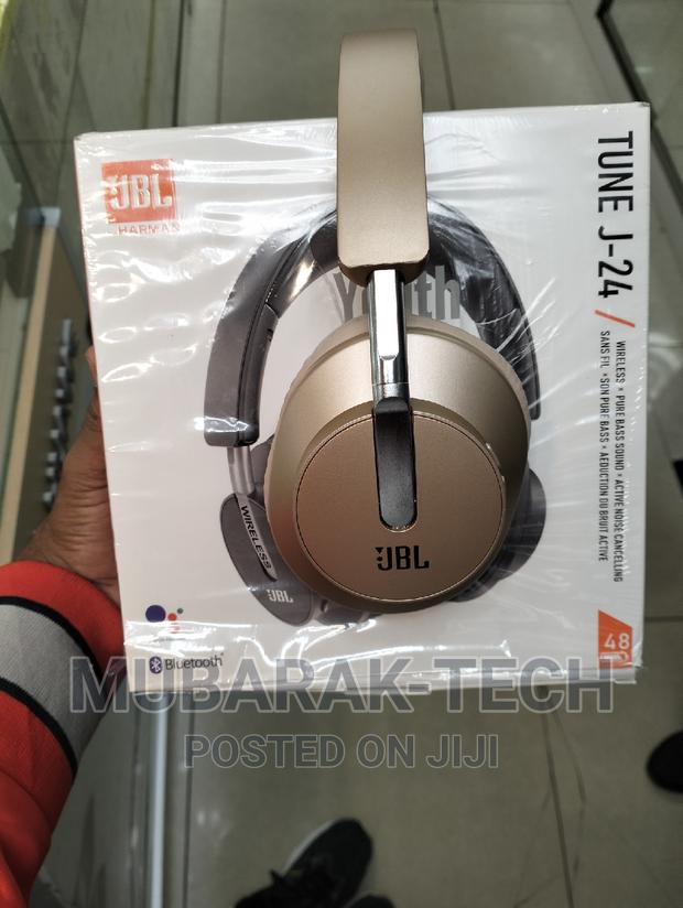 JBL J-24 Headphones - main view