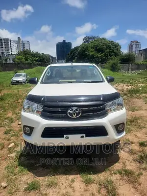 Toyota Hilux 2016 White