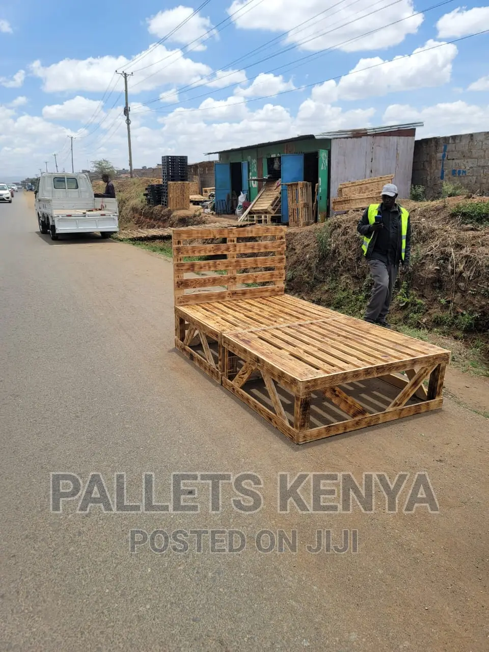 Pallet Bed 4*6 Detachable, Blazed Pallet Bed.(PG04 ) in Kasarani Furniture, Pallets Kenya